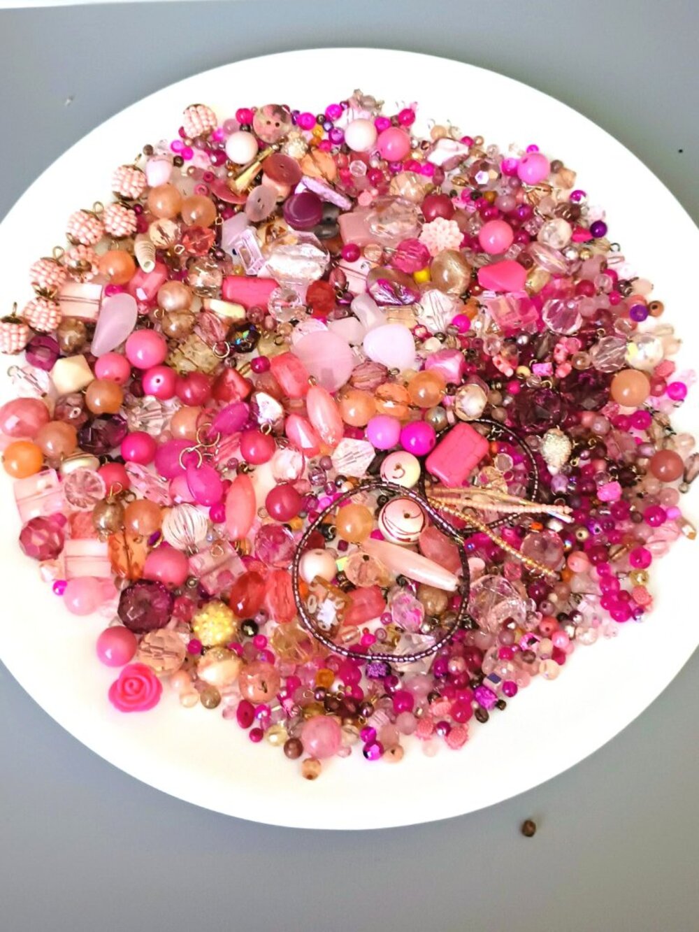DIY Assorted Pink Bulk Beads 1.1 lb Glass Acrylic Different Sizes & Shapes